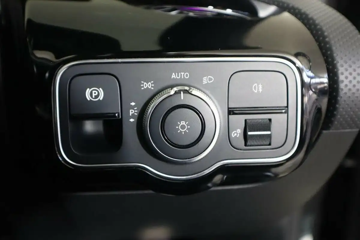 2019-mercedes-benz-a-class-20-a35-amg-premium-plus-hatchback-5d-big-31