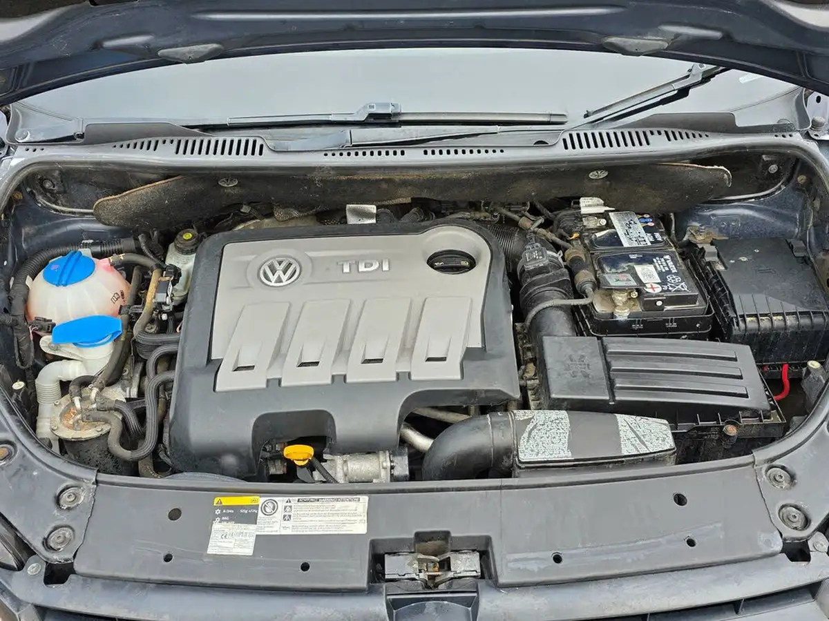 2015-volkswagen-touran-16td-se-big-42