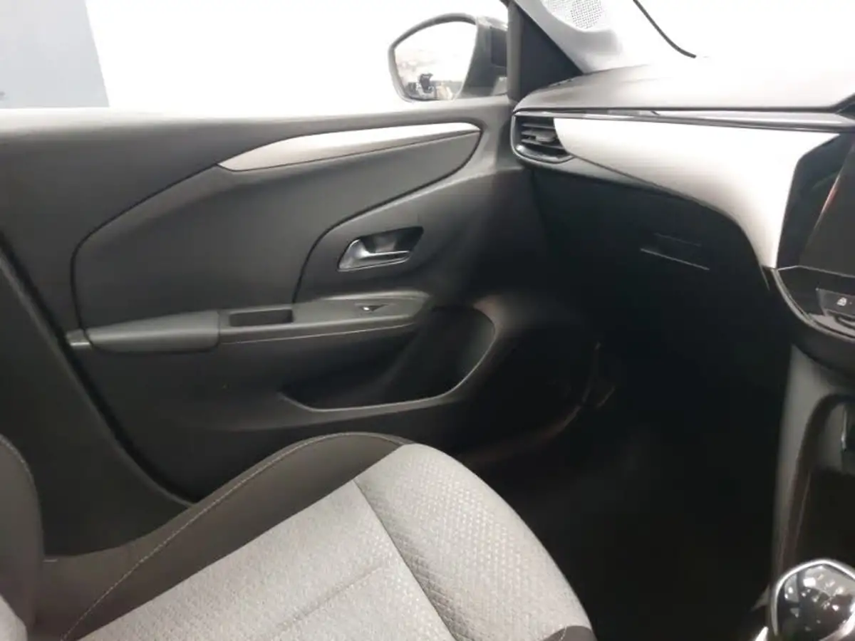 2023-vauxhall-corsa-12i-design-big-10