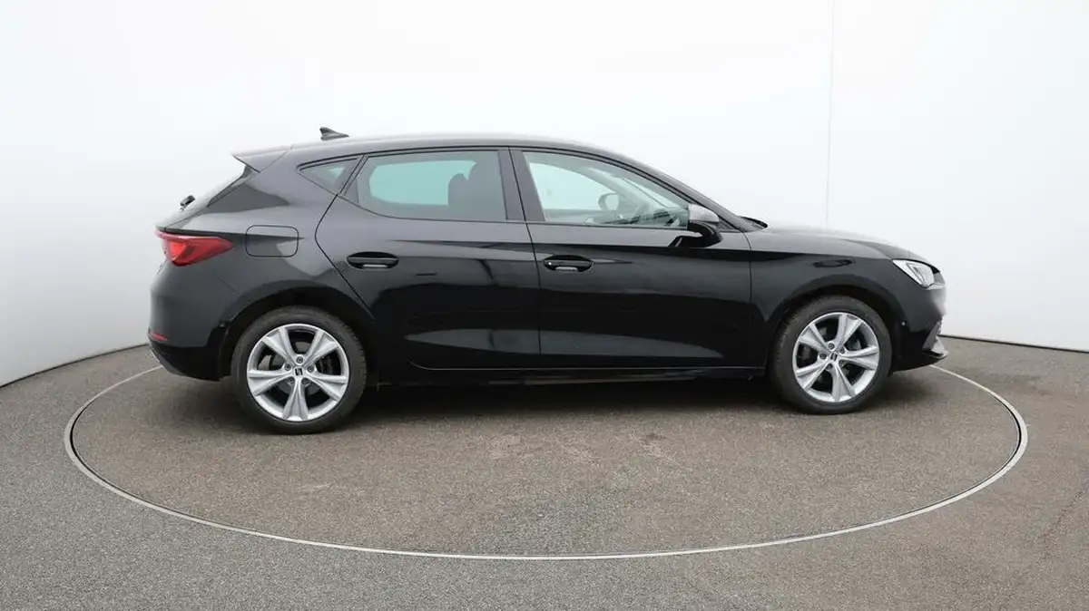 2020-seat-leon-14-e-hybrid-fr-hatchback-big-8