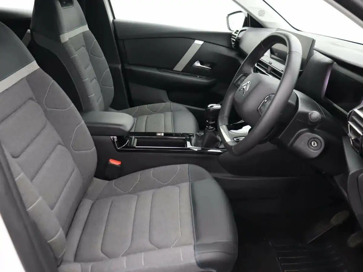2023-citroen-c4-12-puretech-sense-plus-big-37