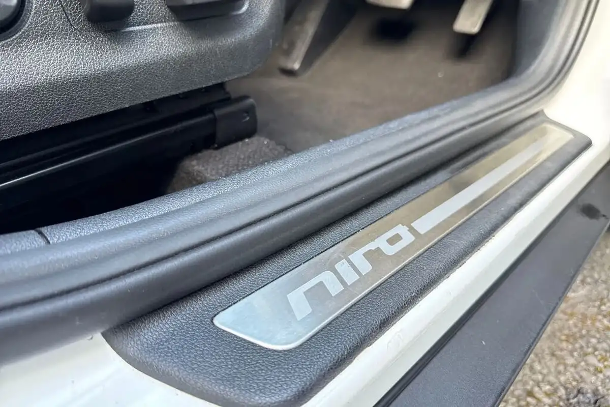 2022-kia-niro-16-gdi-3-156kwh-big-45