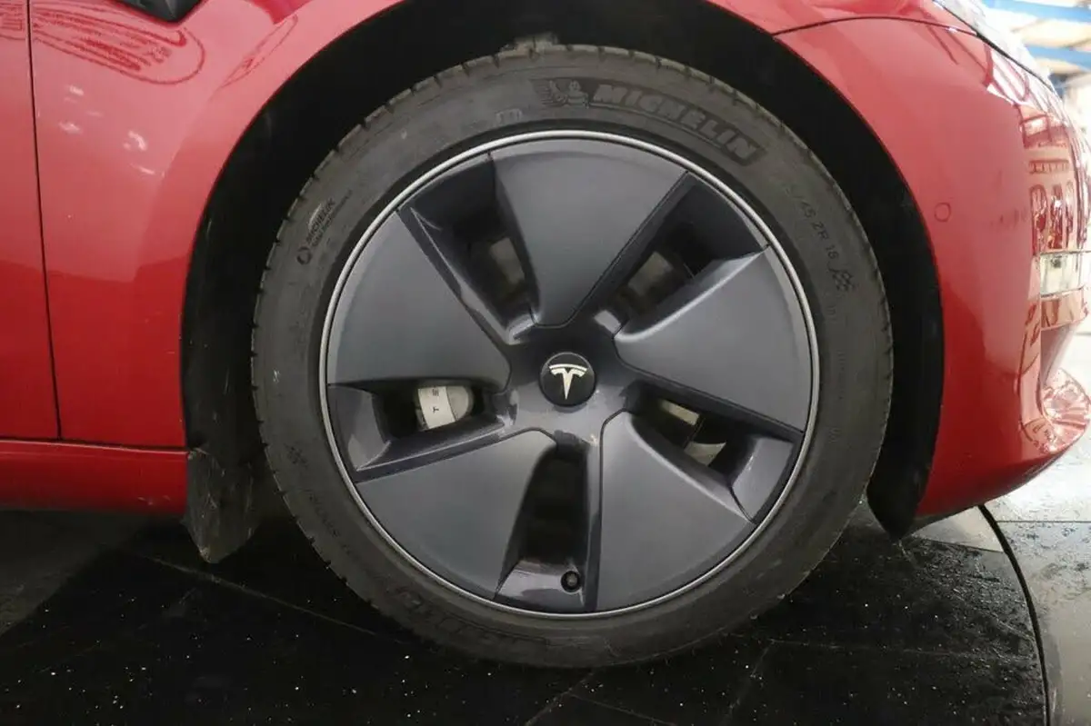 2021-tesla-model-3-e-long-range-awd-big-34