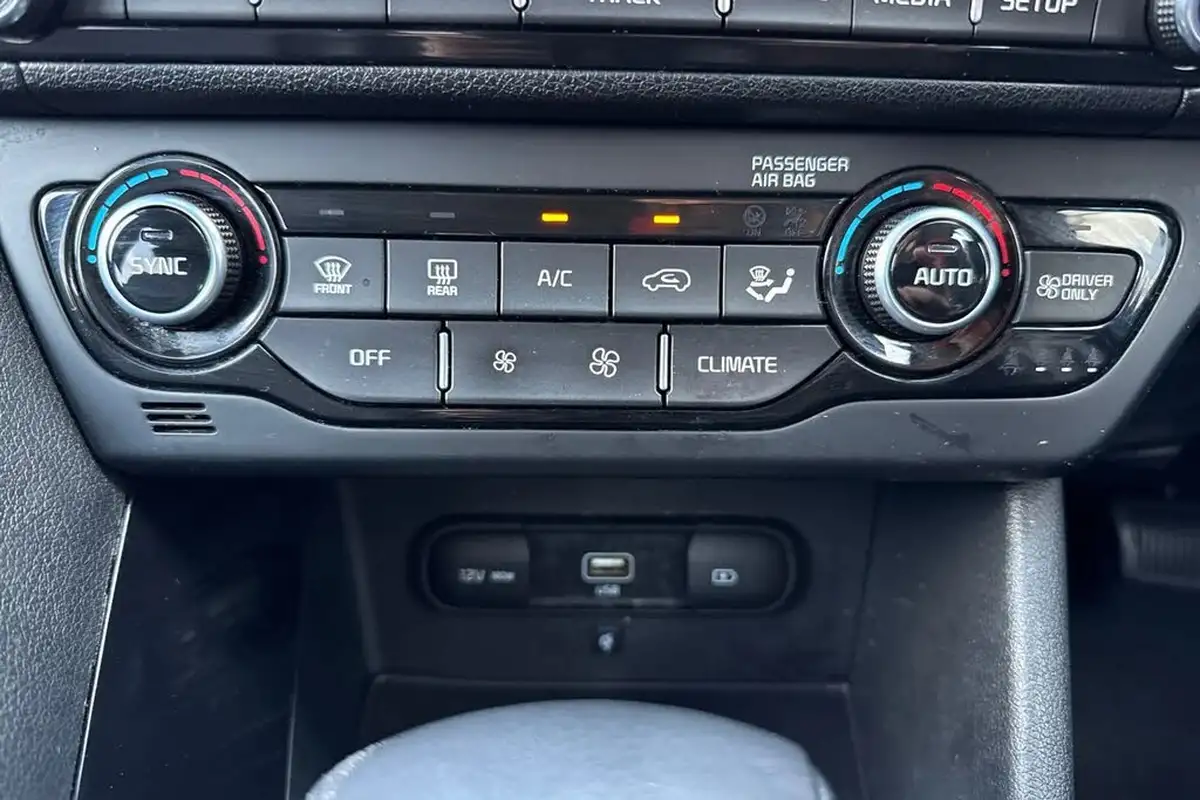 2022-kia-niro-16-gdi-3-156kwh-big-21