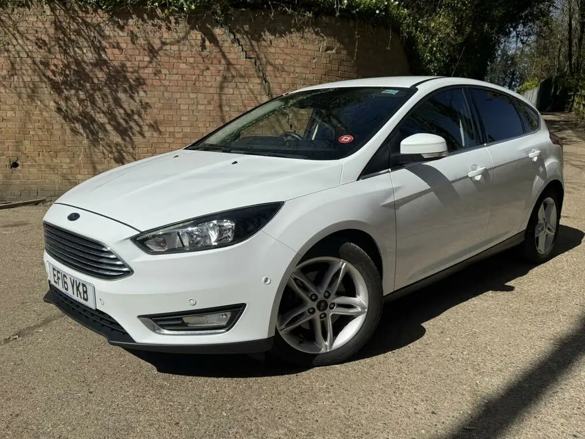 2016-ford-focus-15t-titanium-hatchback-big-8