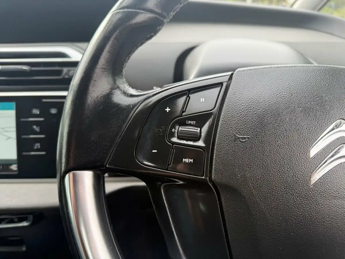 2017-citroen-grand-c4-picasso-16bluehdi-feel-big-31