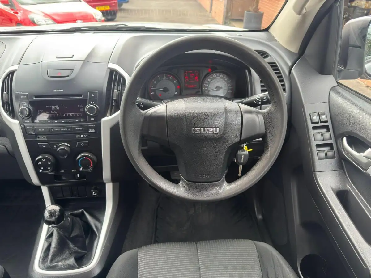 2018-isuzu-d-max-19td-eiger-big-28