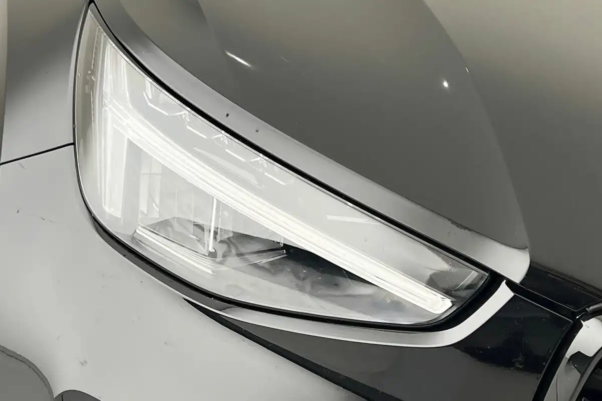 2024-volvo-xc40-20-b3-plus-big-17
