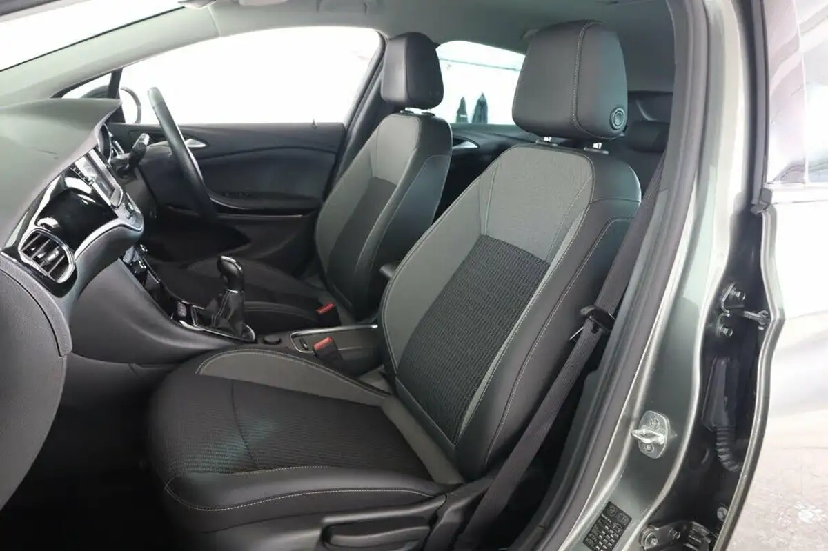 2021-vauxhall-astra-12-turbo-griffin-edition-hatchback-big-42