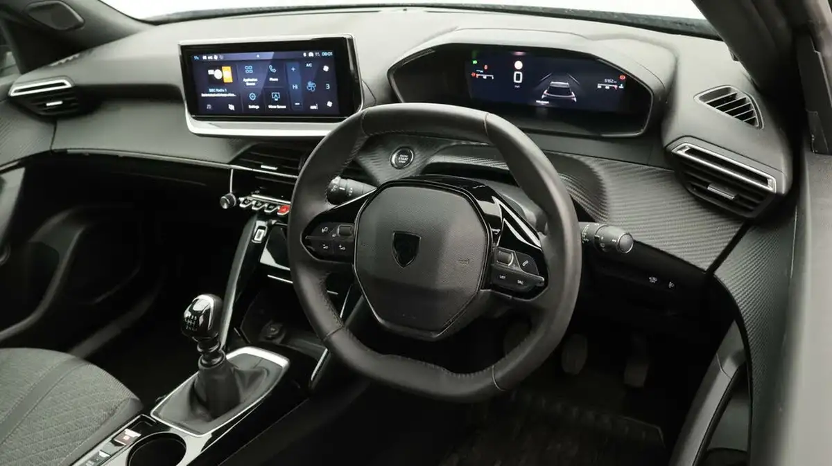 2024-peugeot-2008-suv-12-puretech-allure-130ps-big-9