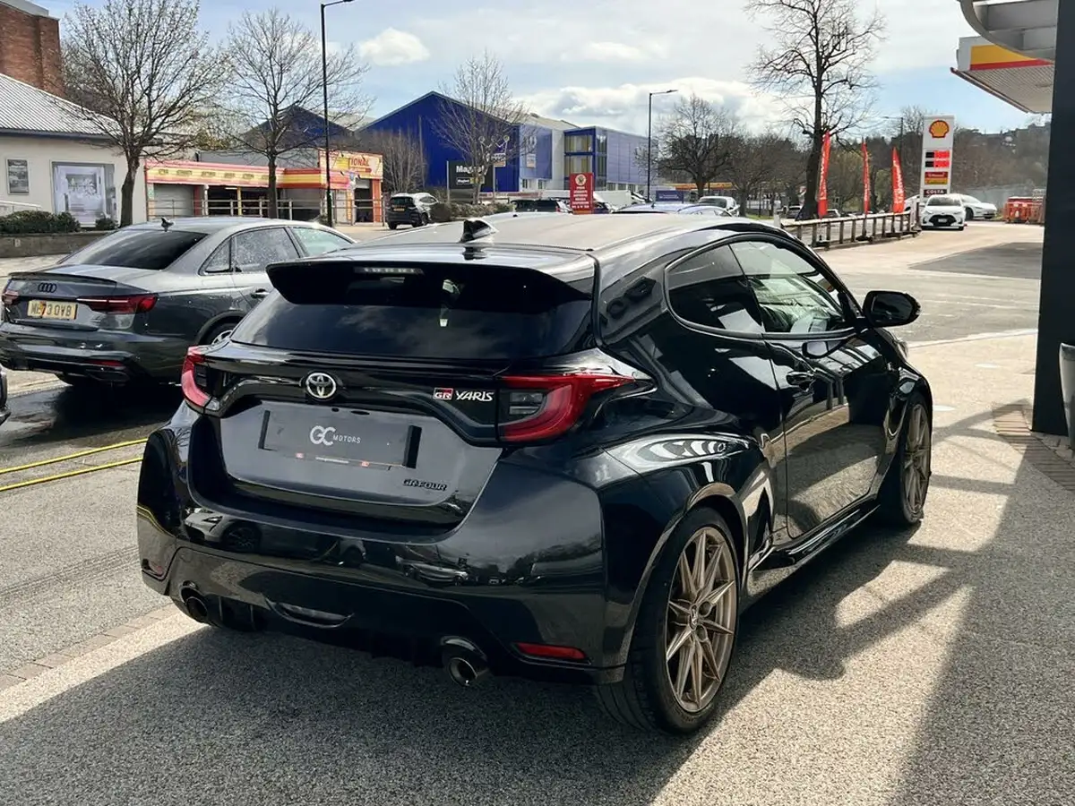 2021-toyota-yaris-16-gr-circuit-pack-big-6