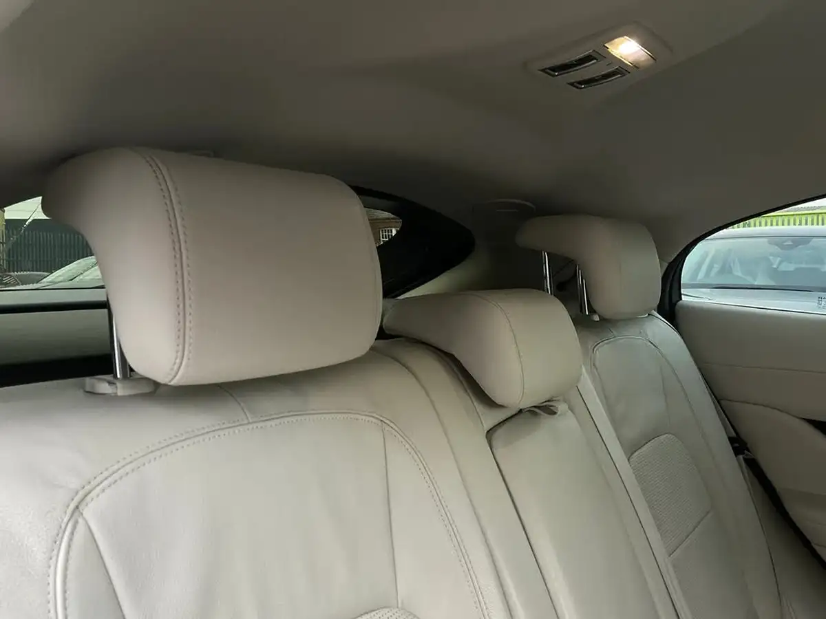 2019-jaguar-i-pace-ev400-se-big-25