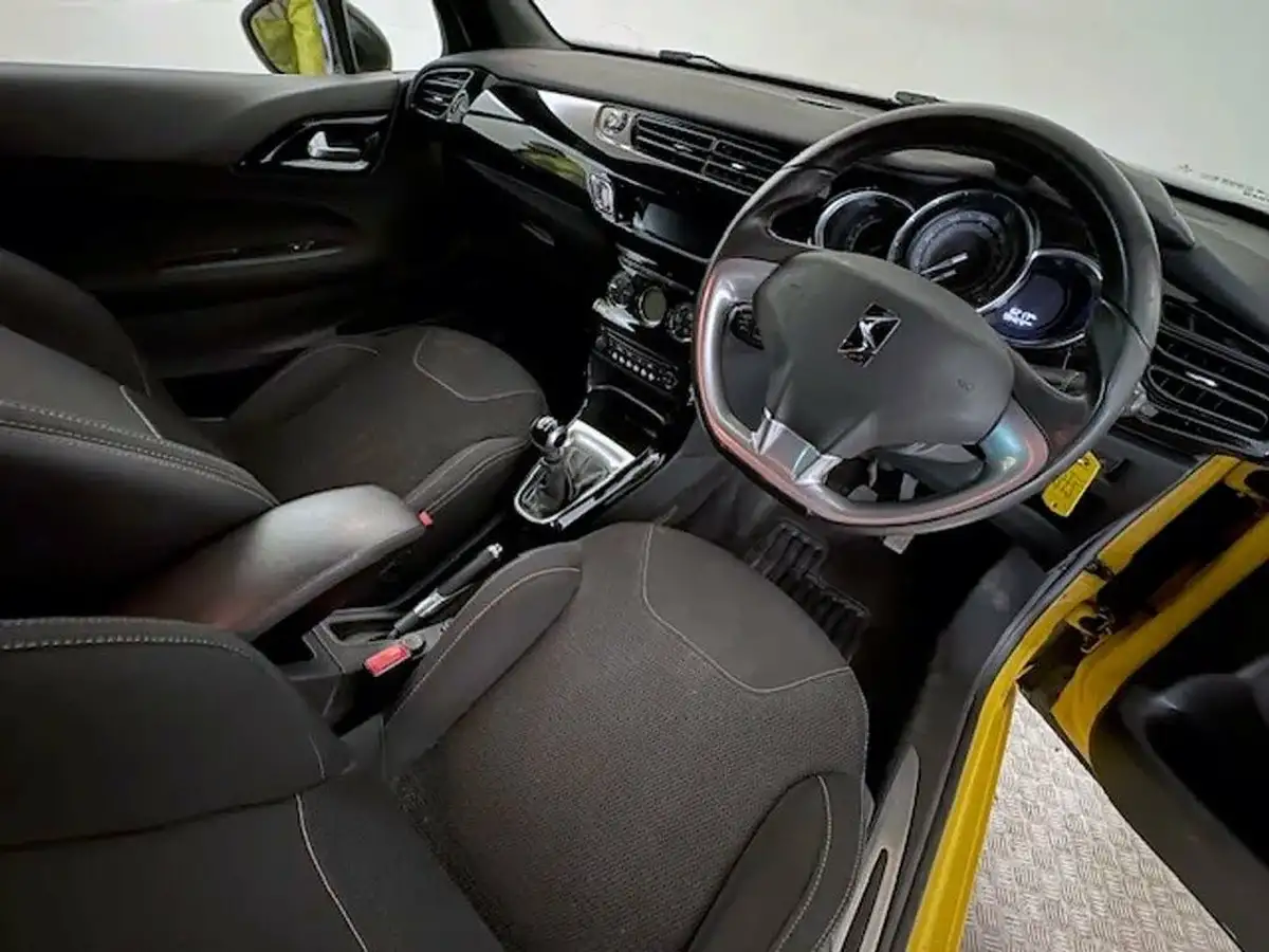 2014-citroen-ds3-16e-hdi-dstyle-plus-90bhp-airdream-big-8