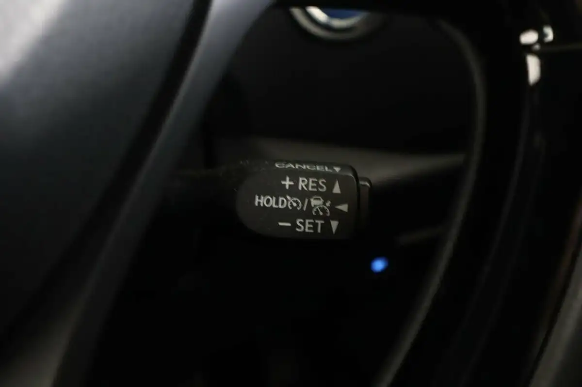 2021-toyota-c-hr-18-vvt-i-icon-big-18