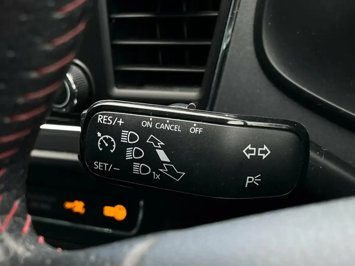 2013-seat-leon-14-fr-140ps-ss-hatchback-5d-big-19