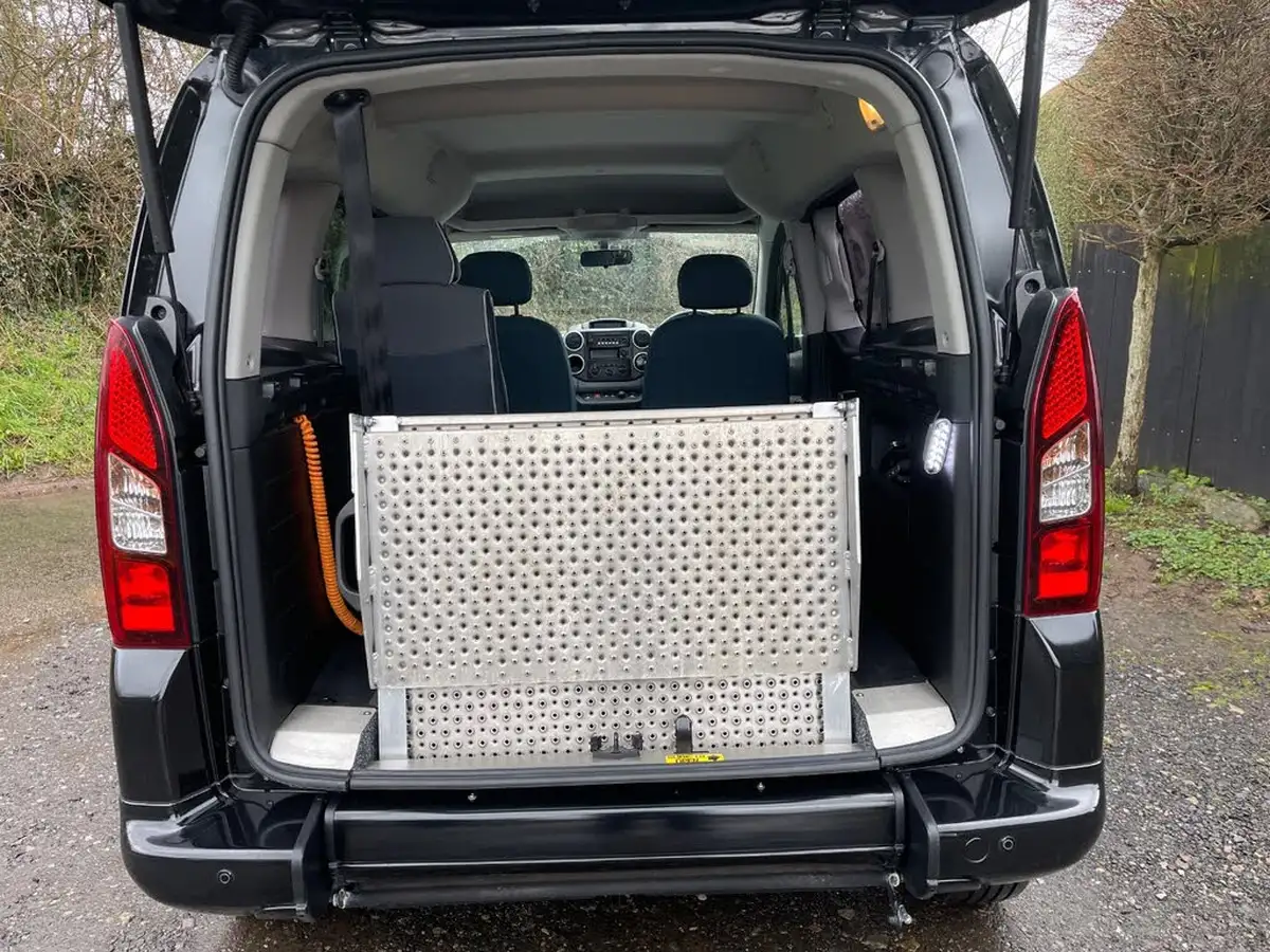 2018-citroen-berlingo-16bluehdi-multispace-feel-102ps-ss-etg6-big-5