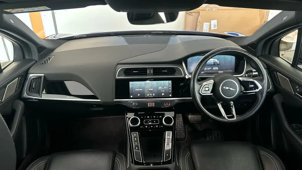 2021-jaguar-i-pace-ev400-black-big-8