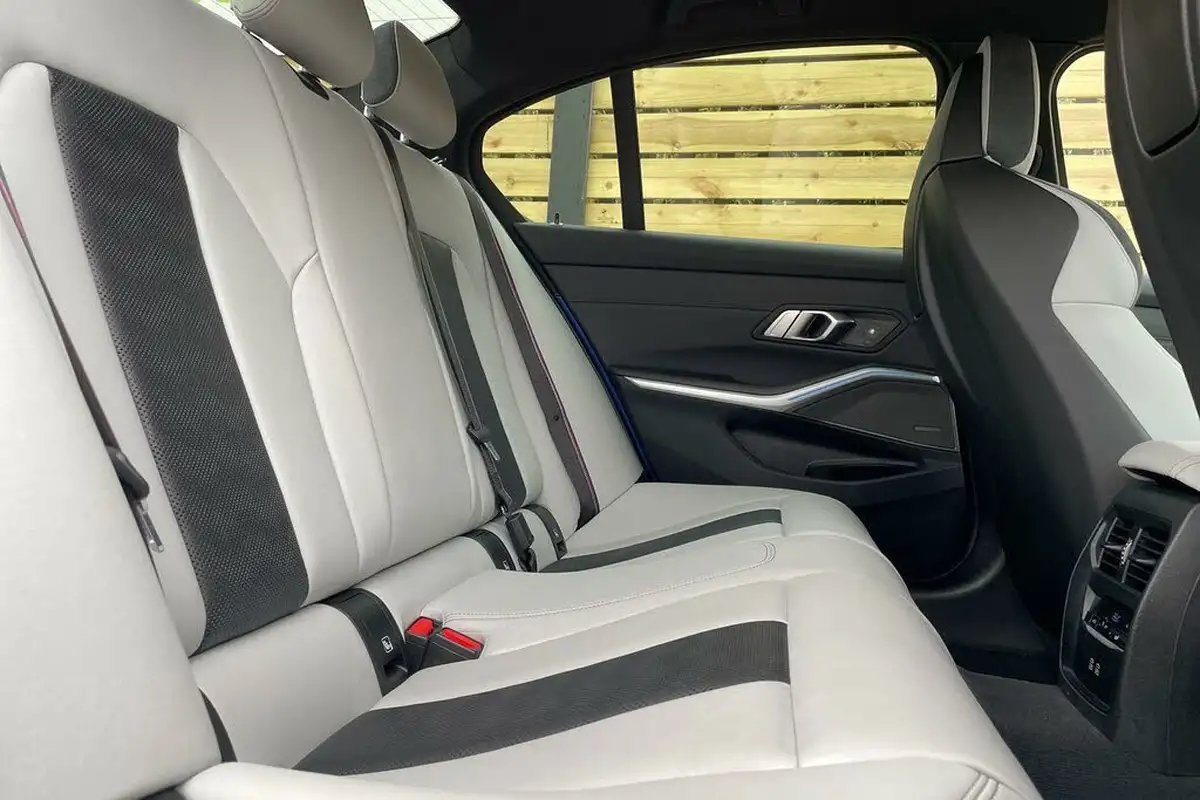 2023-bmw-3-series-30-m3-competition-xdrive-saloon-4d-big-23