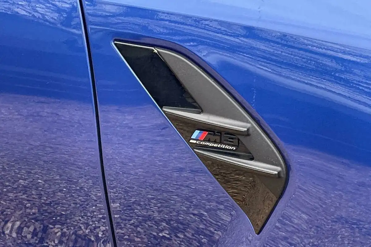 2023-bmw-3-series-30-m3-competition-xdrive-saloon-4d-big-47