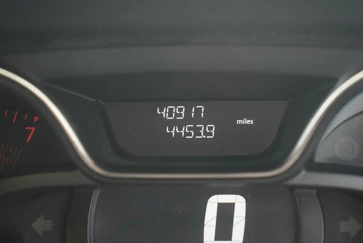 2018-renault-captur-09-tce-dynamique-s-nav-big-19