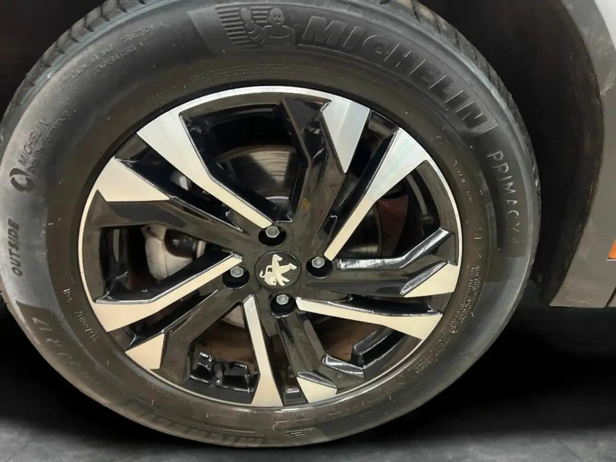 2021-peugeot-2008-suv-e-gt-big-30