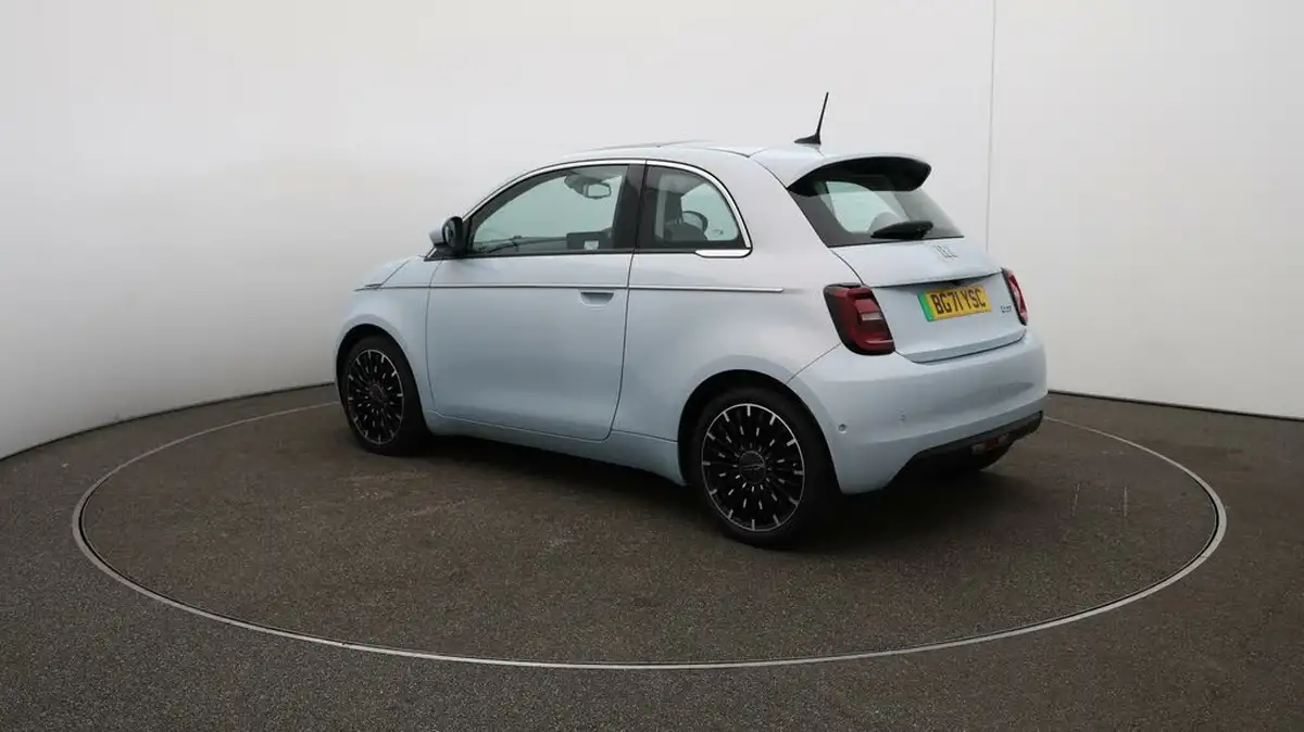 2021-fiat-500-e-la-prima-big-5