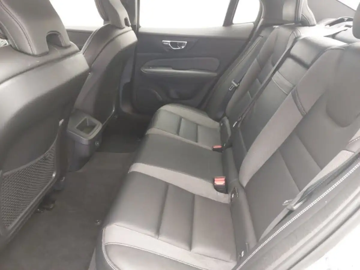 2021-volvo-s60-20-b5-r-design-big-5