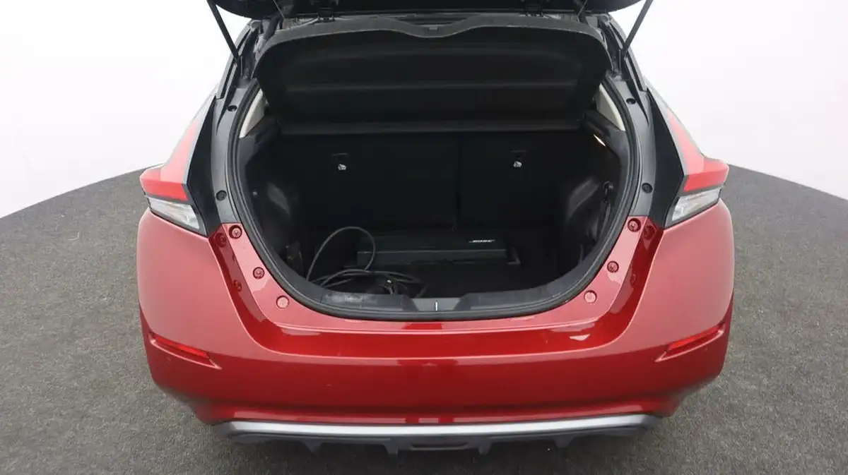 2023-nissan-leaf-e-tekna-39kwh-big-16