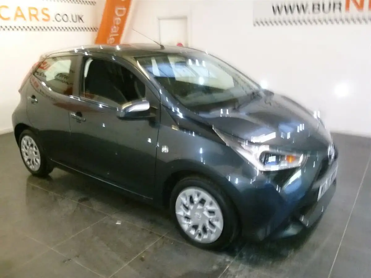 2021-toyota-aygo-10-vvt-i-x-play-tss-big-11
