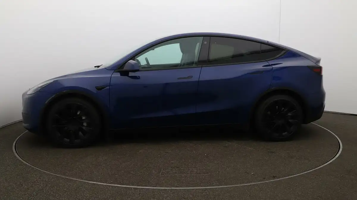 2023-tesla-model-y-e-rwd-big-4
