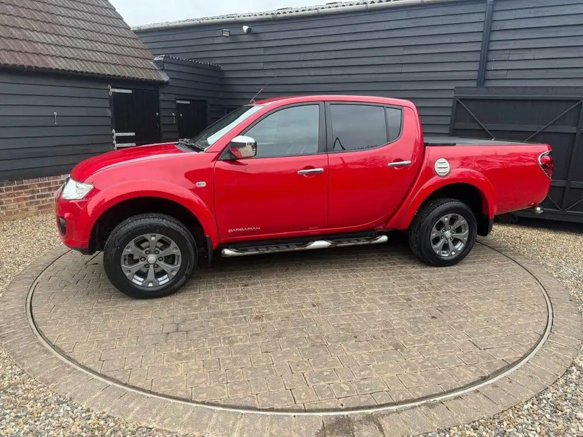 2014-mitsubishi-l200-25td-barbarian-auto-big-7