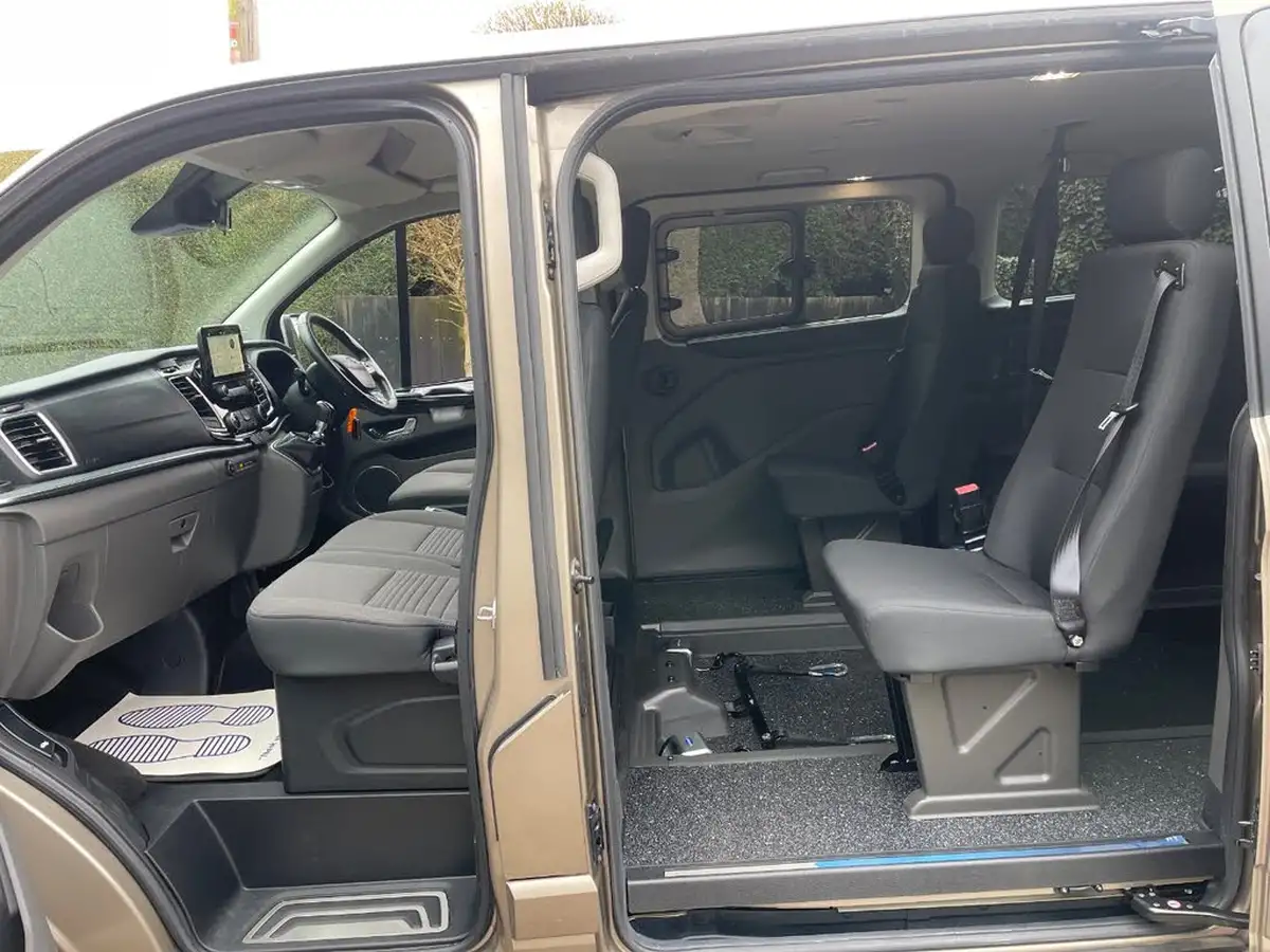 2019-ford-tourneo-custom-20tdci-310-l1-titanium-130ps-big-8
