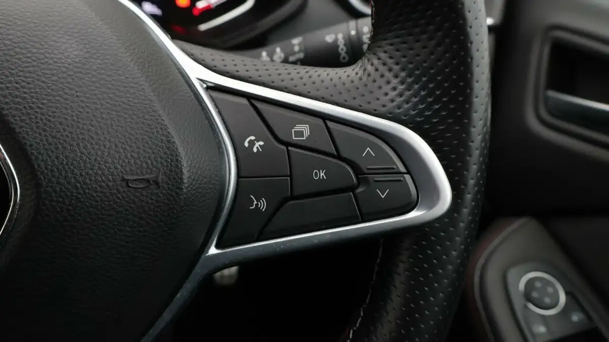 2022-renault-clio-16-rs-line-140ps-rs-line-e-tech-hybrid-big-23