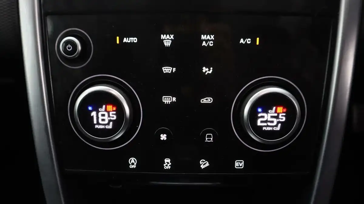 2022-land-rover-discovery-sport-15-p300e-r-dynamic-se-big-11
