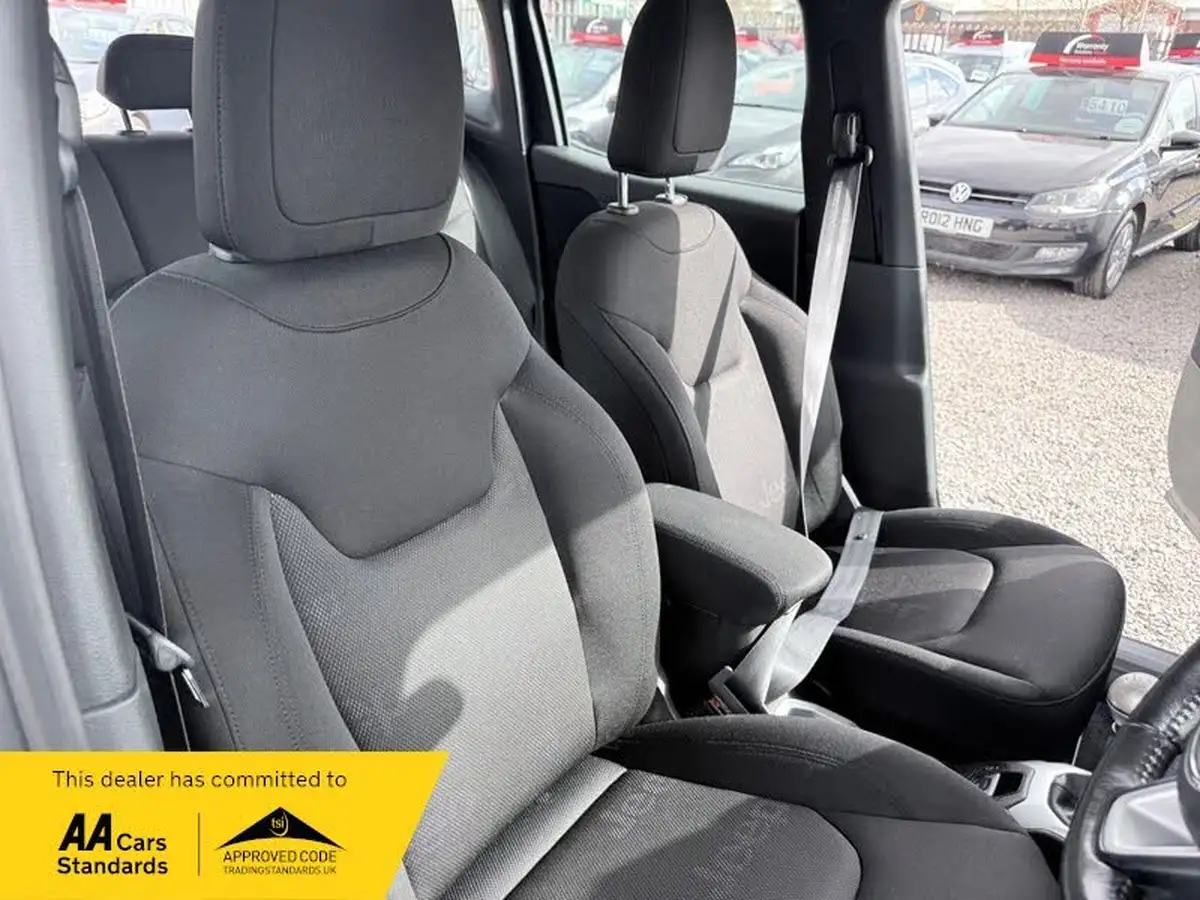 2017-jeep-renegade-14-multiair-ii-longitude-big-10
