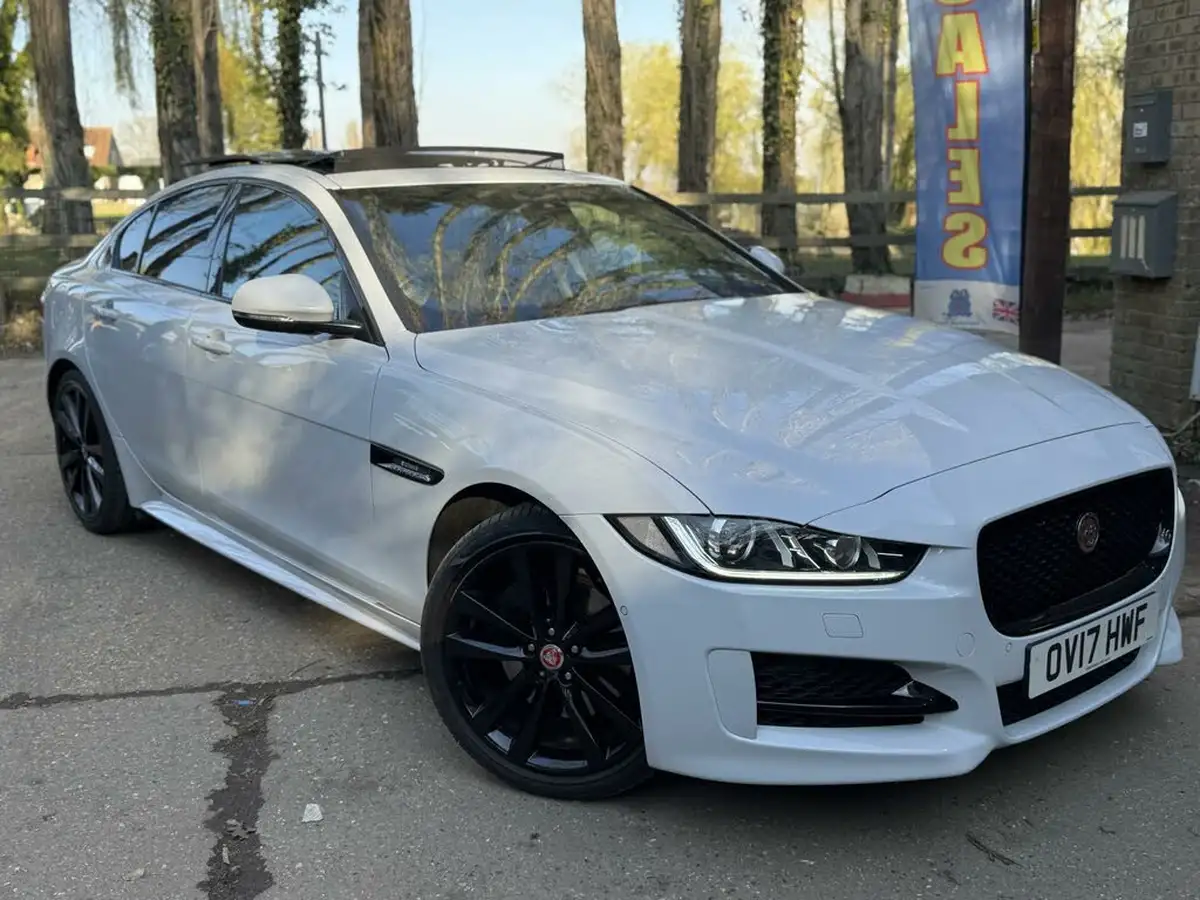 2017-jaguar-xe-20d-r-sport-180ps-awd-1999cc-auto-big-15