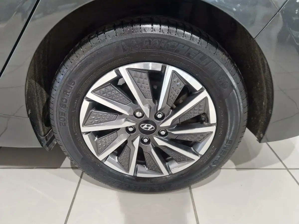 2022-hyundai-ioniq-e-premium-electric-big-36