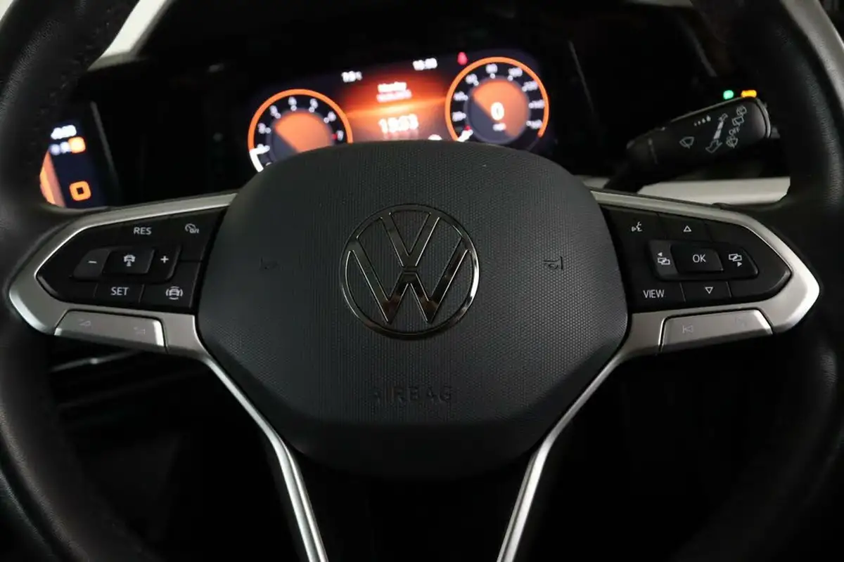 2024-volkswagen-golf-10-tsi-life-hatchback-big-19
