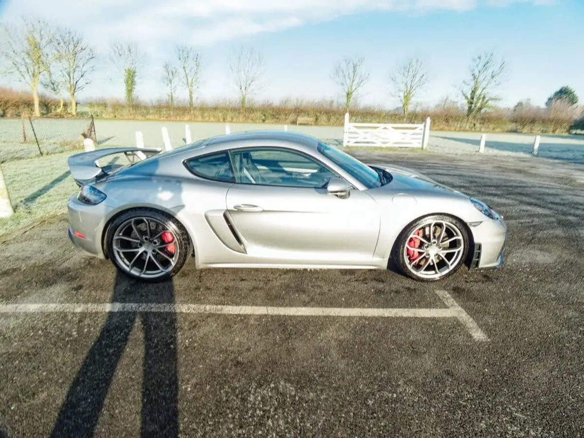 2023-porsche-cayman-718-40-cayman-gt4-pdk-big-22