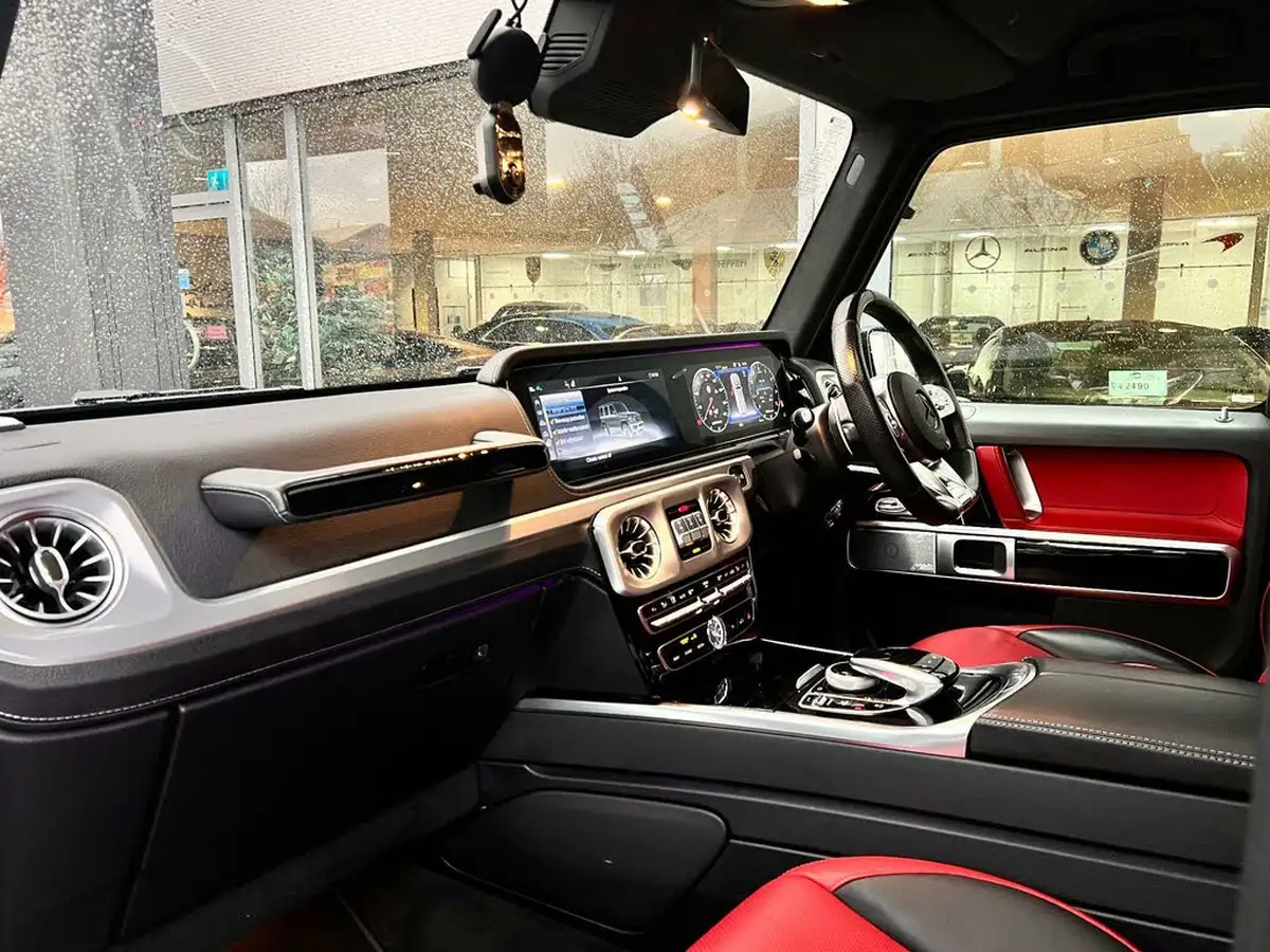 2021-mercedes-benz-g-class-40-g63-amg-big-12