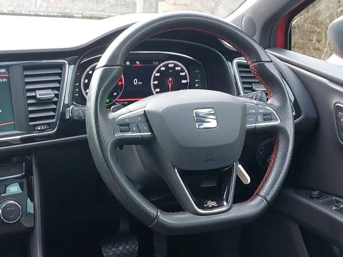 2020-seat-leon-15-tsi-evo-fr-black-edition-150ps-hatchback-dsg-big-10