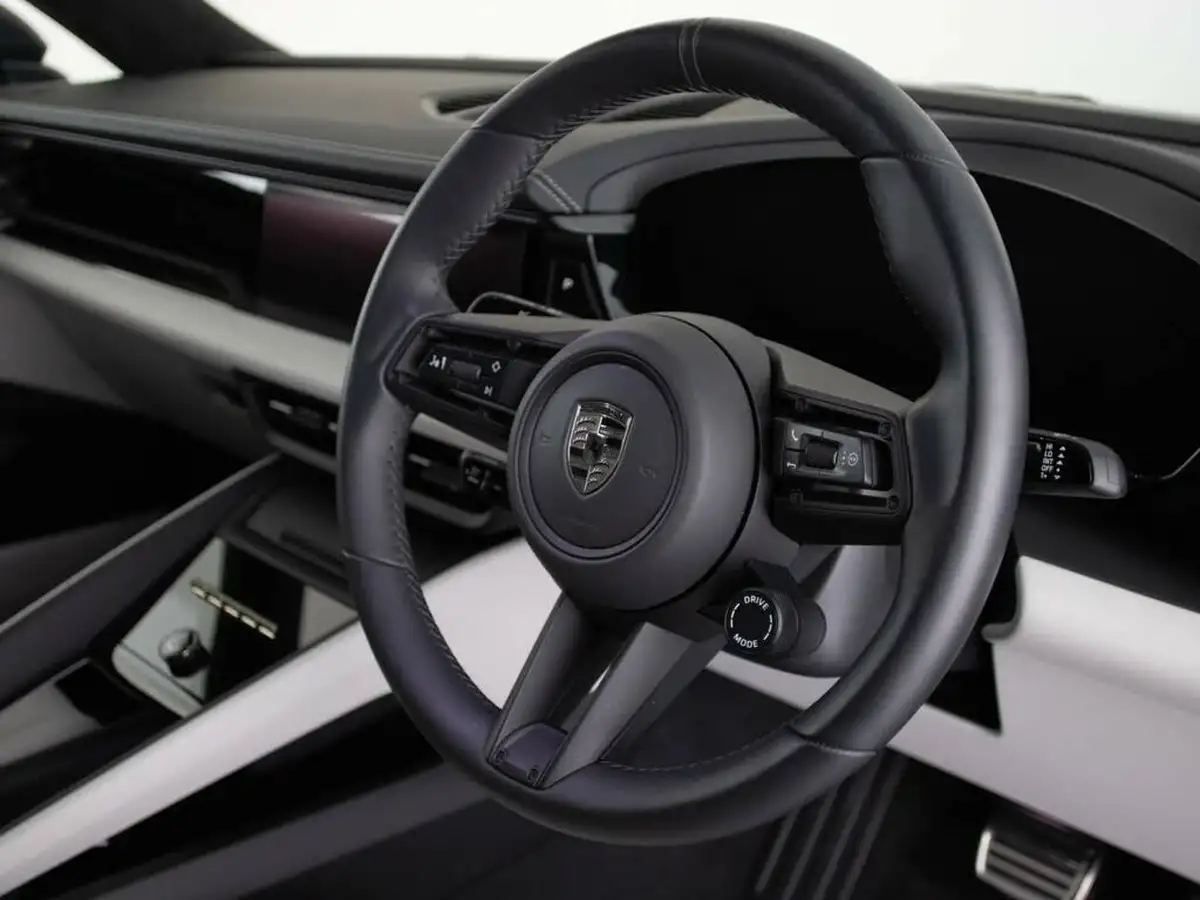 2024-porsche-macan-e-turbo-electric-big-50