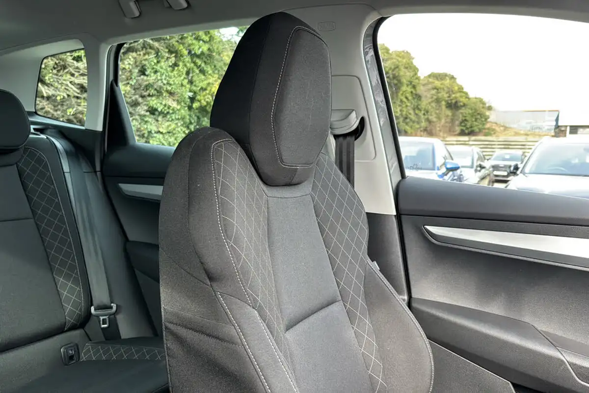 2018-skoda-karoq-10-tsi-se-ss-big-30