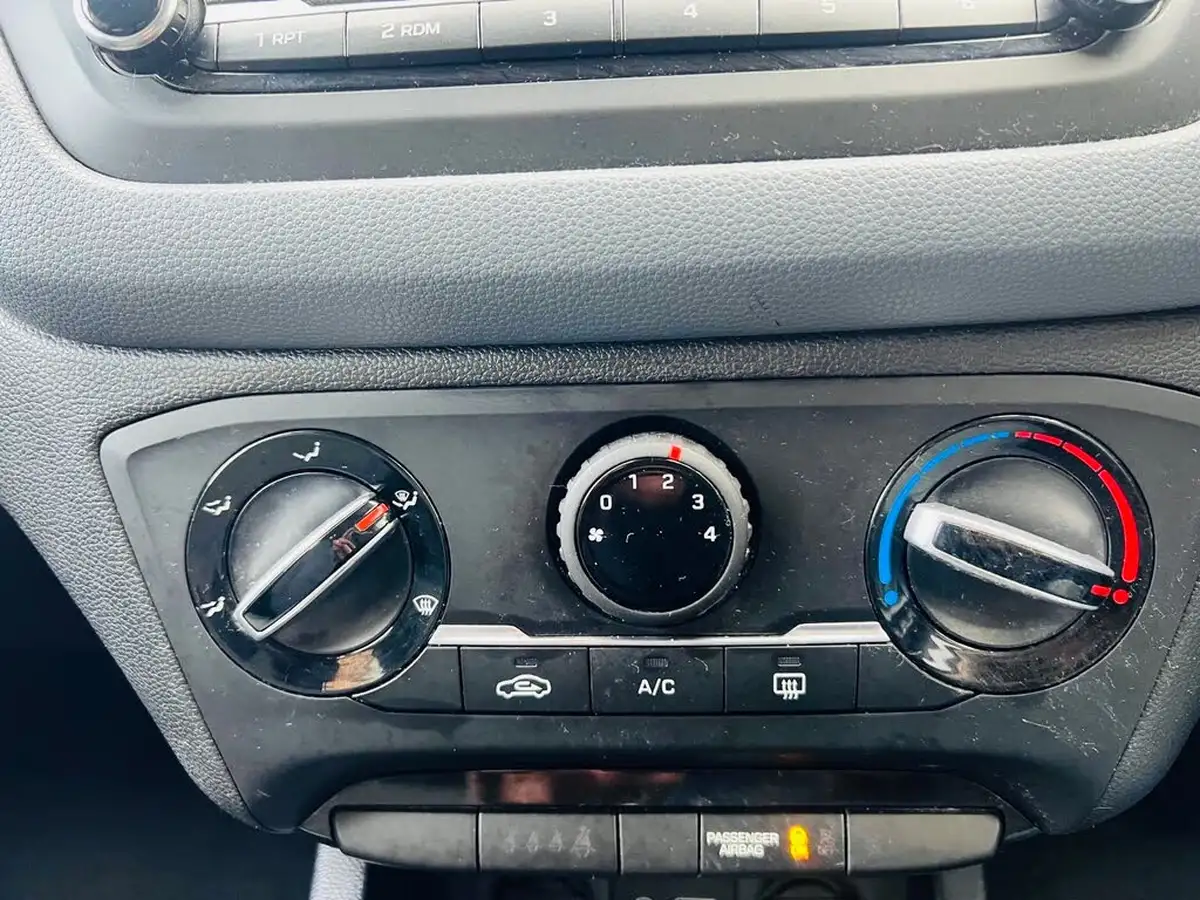 2015-hyundai-i20-14-se-big-37