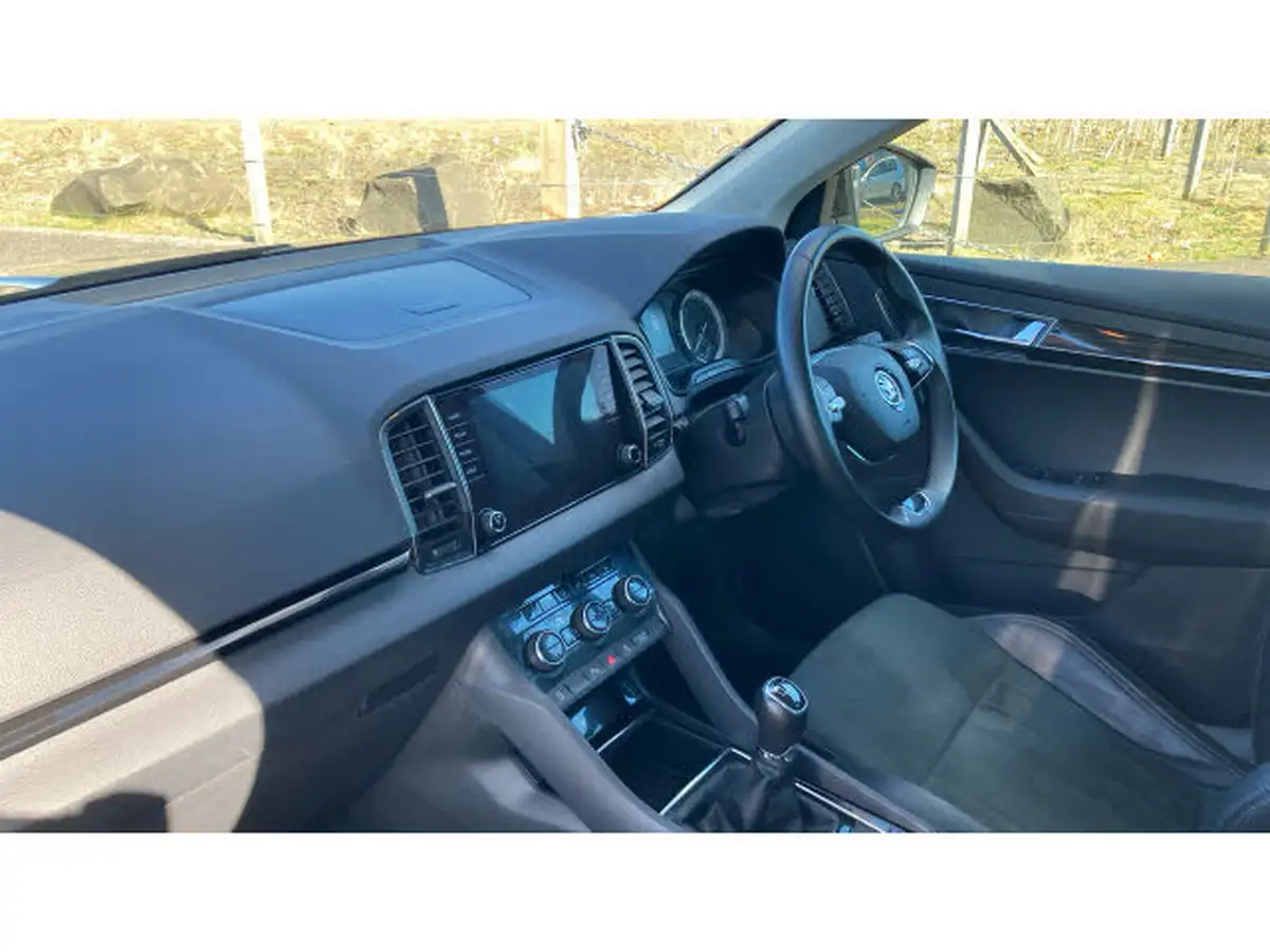 2021-skoda-karoq-15-tsi-se-l-big-8