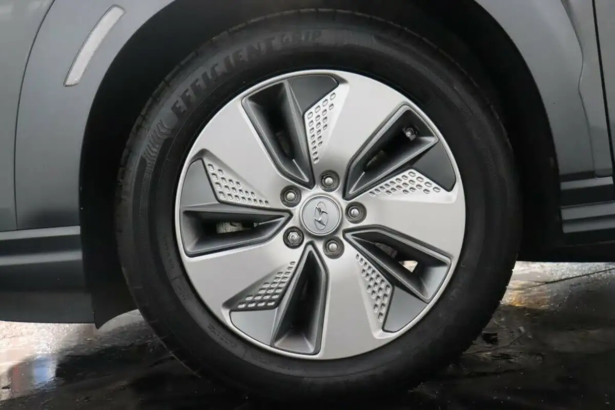 2020-hyundai-kona-e-premium-204ps-big-44