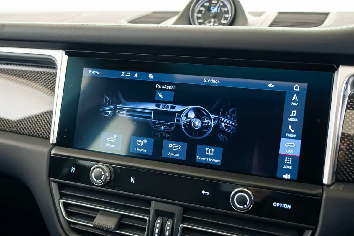 2023-porsche-macan-29-v6-gts-big-58