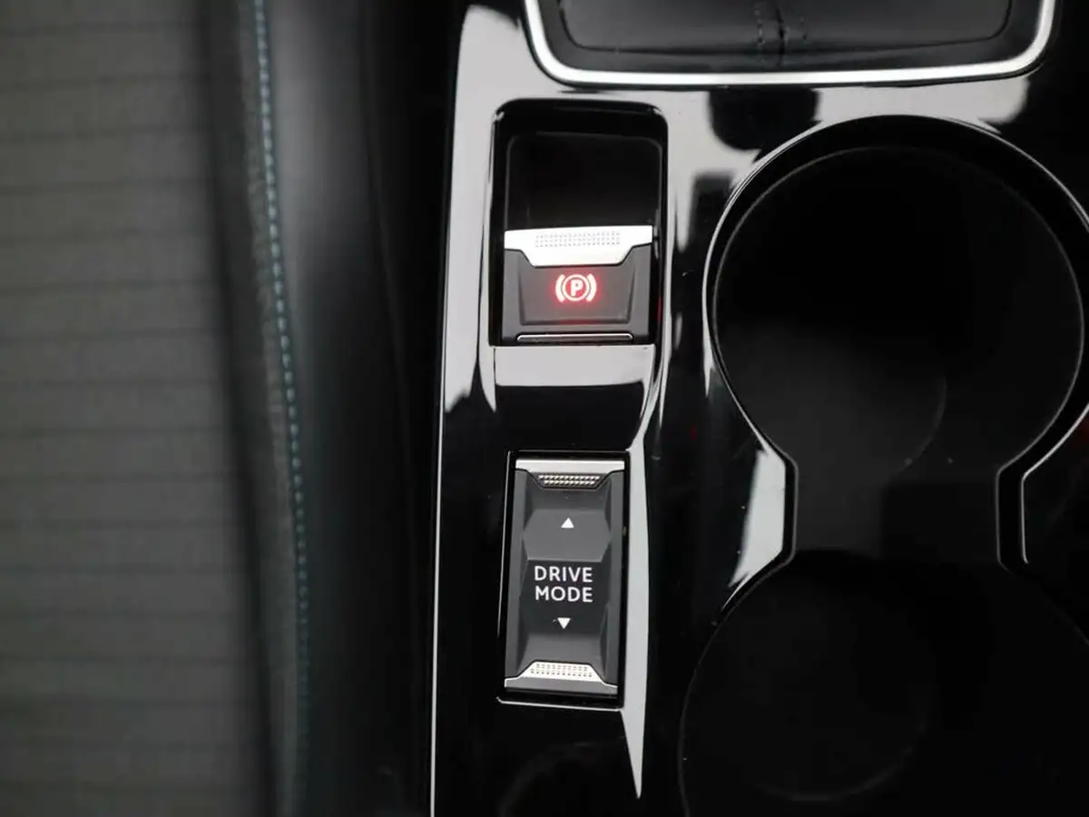 2021-peugeot-208-12-puretech-allure-premium-100bhp-big-29