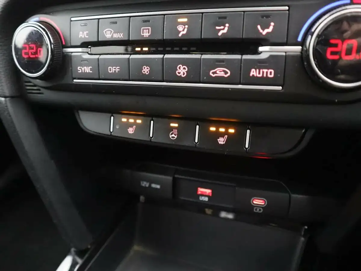 2022-kia-ceed-15-t-gdi-gt-line-big-31