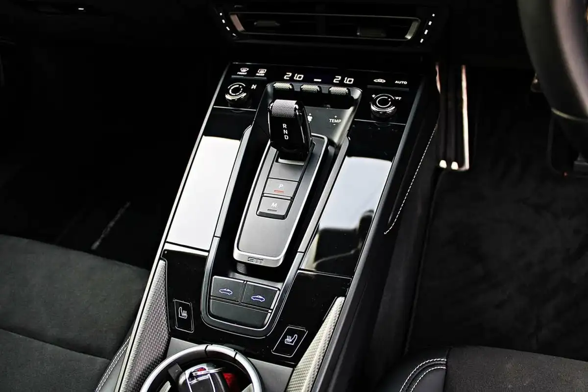 2023-porsche-911-30-targa-4-gts-pdk-big-19